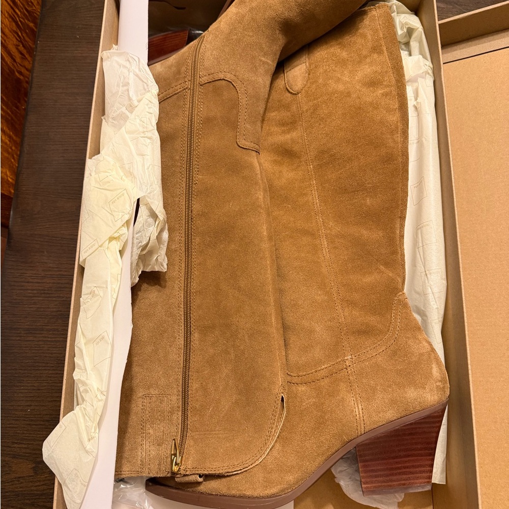 Dolce Vita Ratana Suede Boots - Picture 4 of 8